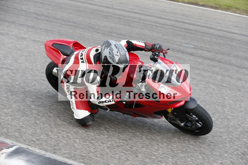 /Archiv-2025/09 22.04.2025 Cornu Master School ADR/rot-rouge/27